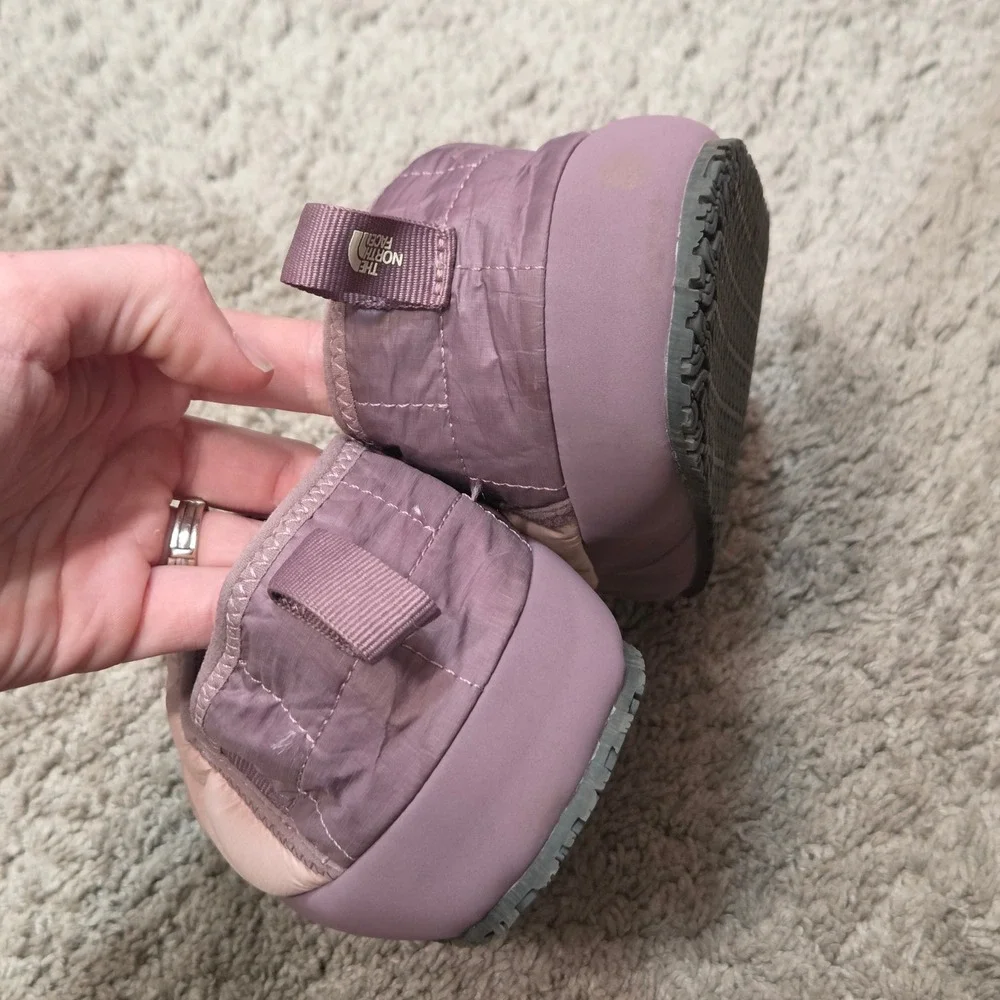 The North Face Thermoball Traction Mule II‎ Slippers Kids Size 4 Pink Purple